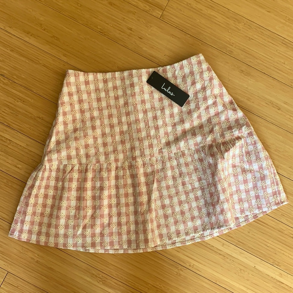 Lulus pink and white skirt